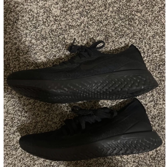 The Nike Epic React Flyknit Triple Black - Picture 1 of 5